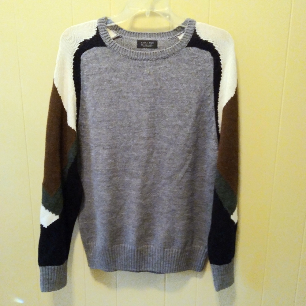 Zara Man Sweater Large Gray w/ Patterned Sleeve